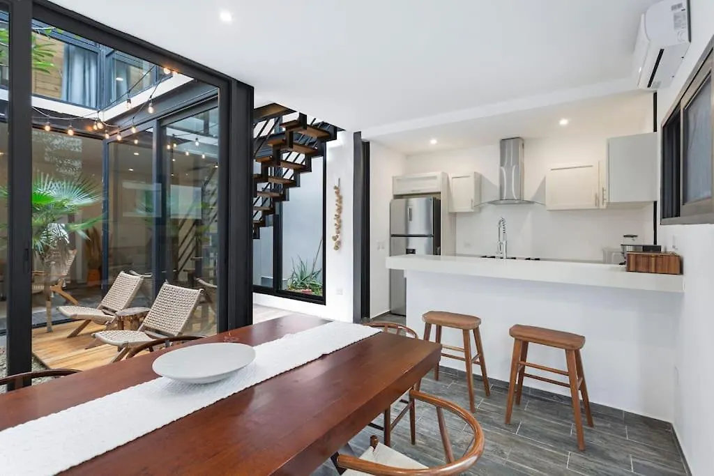 Βίλα Stunning 4Br - Rooftop Pool, 5 Mins To Beach Τουλούμ